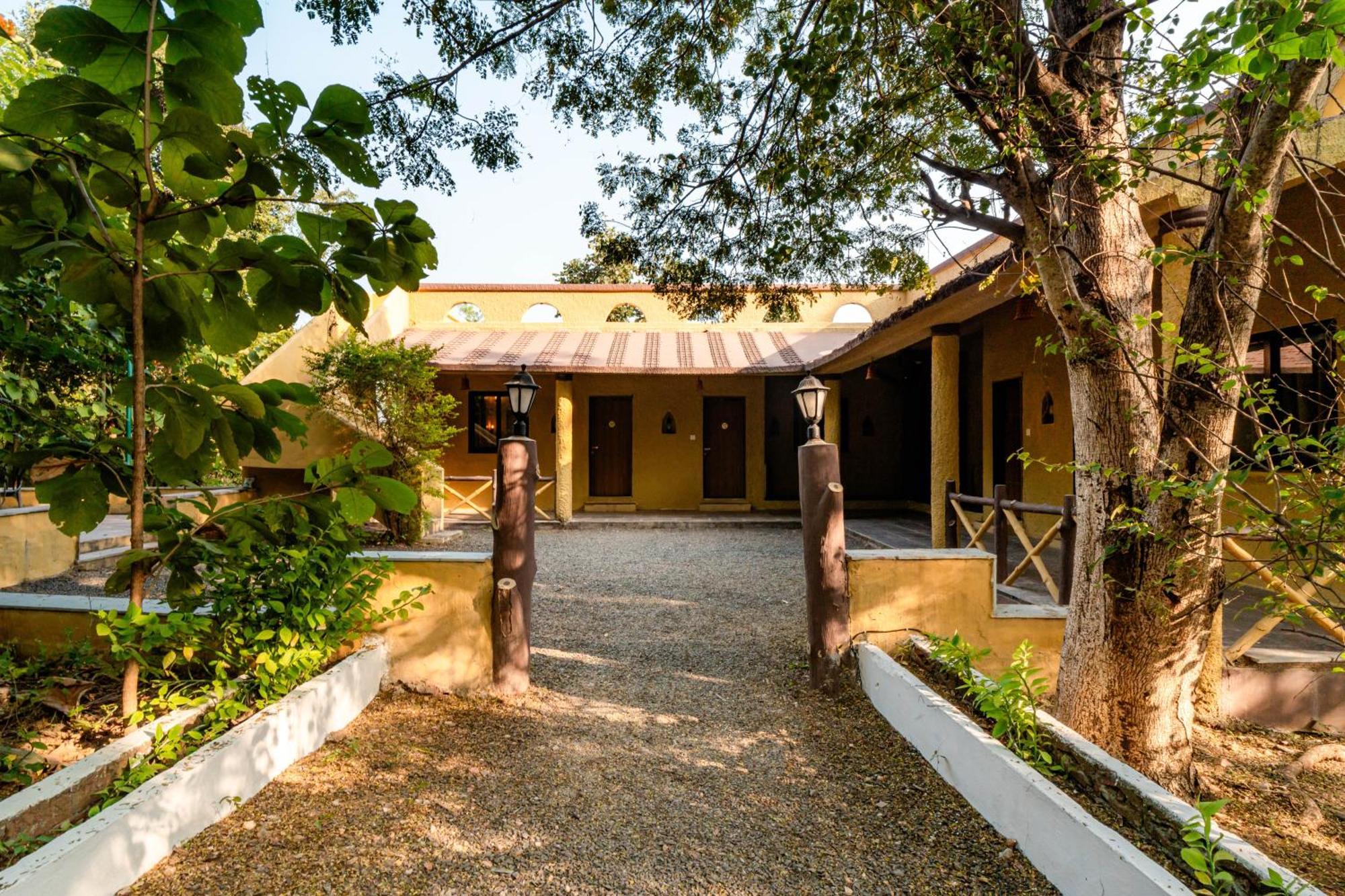 Treebo Premium Mowgli'S Den, Pench Hotell Khawāsa Eksteriør bilde